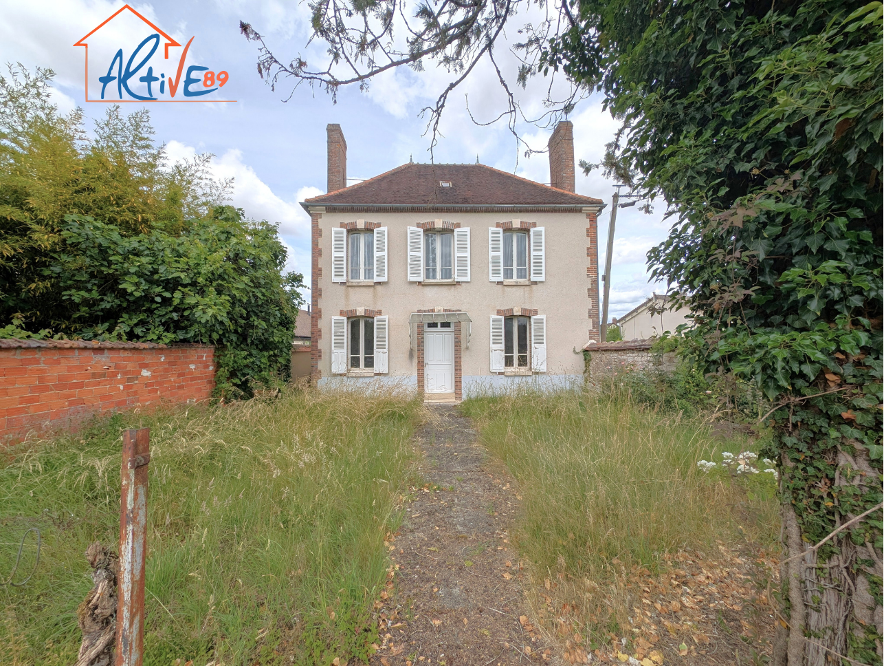 Maison ancienne sur la commune de Chassy à 2 minutes d'Ailla