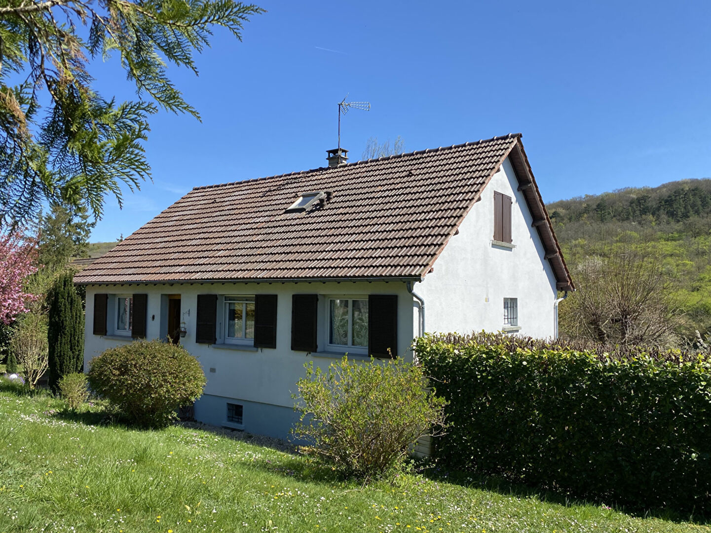 Maison 10 minutes Joigny entre Sens et Auxerre 5 chambres su